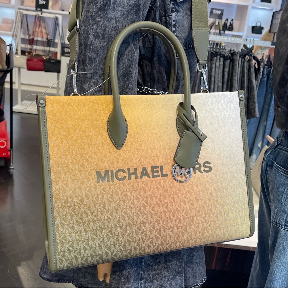 MICHAEL KORS Mirella Medium Ombré Signature Logo Tote Bag
Olive Combo
NWT - Picture 16 of 16